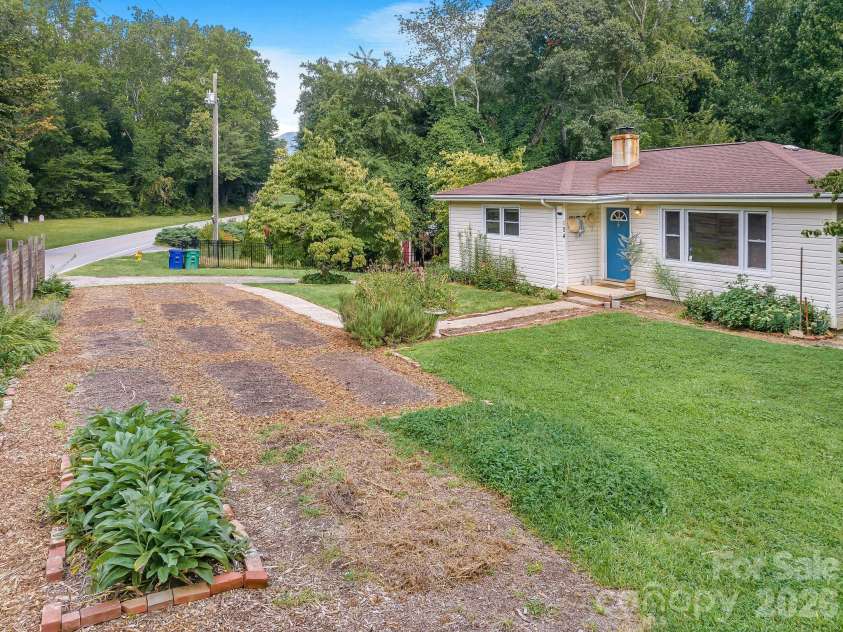 104 Justice Ridge Road, Candler, NC 28715.  MLS# CAR4396545, YatesRealty ID 43609. 