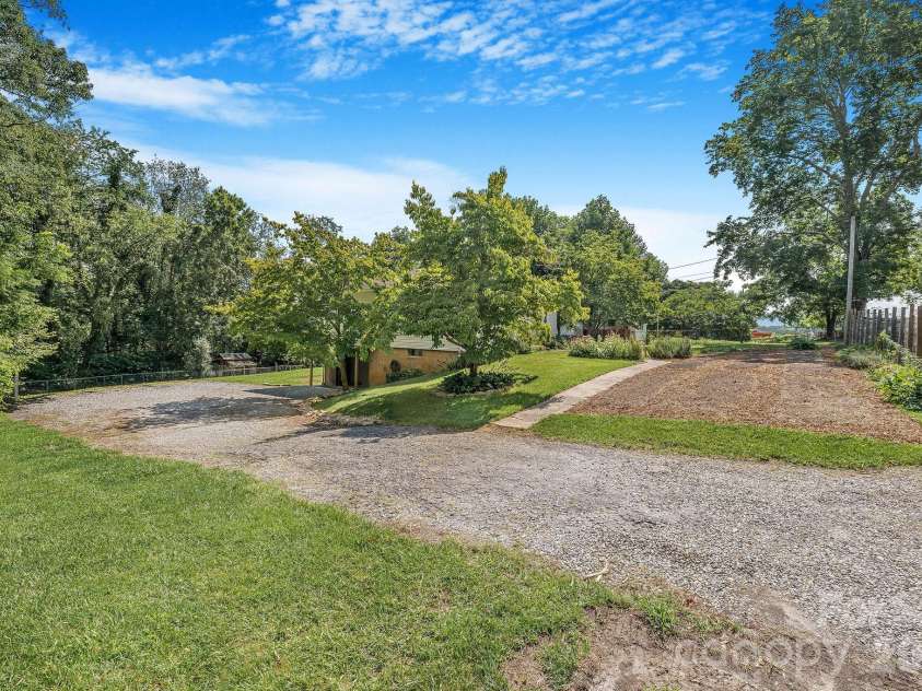 104 Justice Ridge Road, Candler, NC 28715.  MLS# CAR4396545, YatesRealty ID 43609. Ample parking