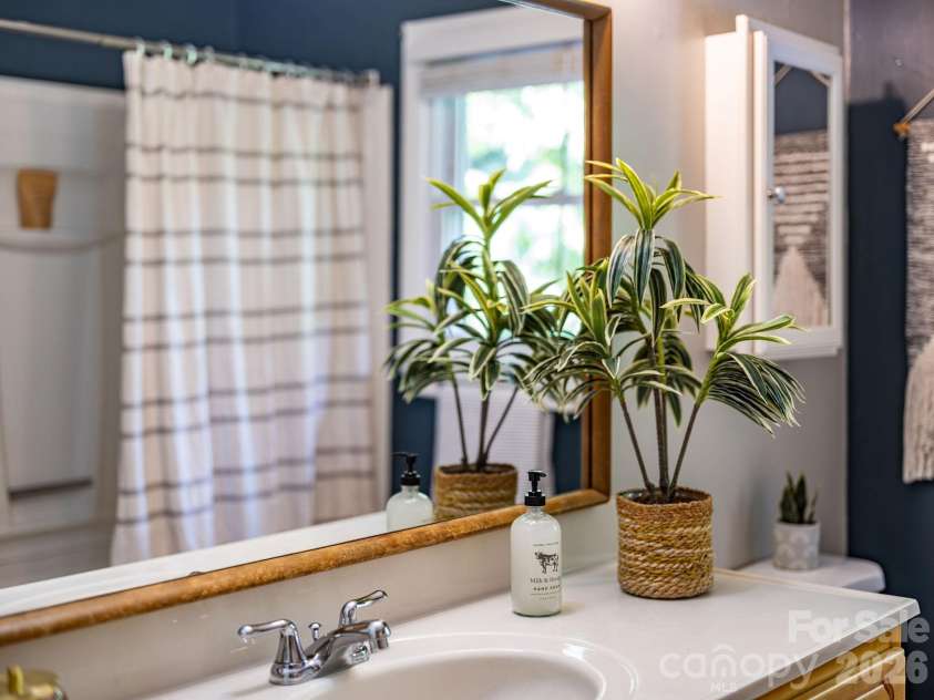 104 Justice Ridge Road, Candler, NC 28715.  MLS# CAR4396545, YatesRealty ID 43609. Bathroom