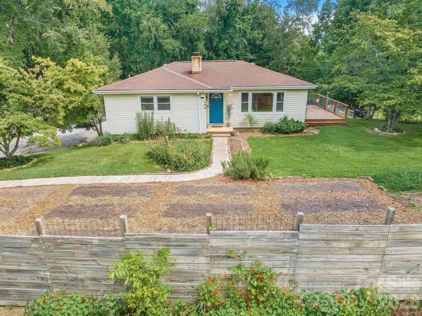 104 Justice Ridge Road, Candler, NC 28715.  MLS# CAR4396545, YatesRealty ID 43609. Bungalow with ample garden space