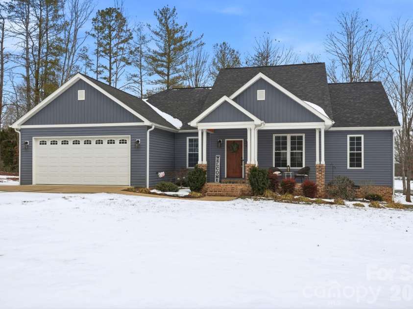 1196 Cape Hickory Road, Hickory, NC 28601.  MLS# CAR4343637, YatesRealty ID 4361. 