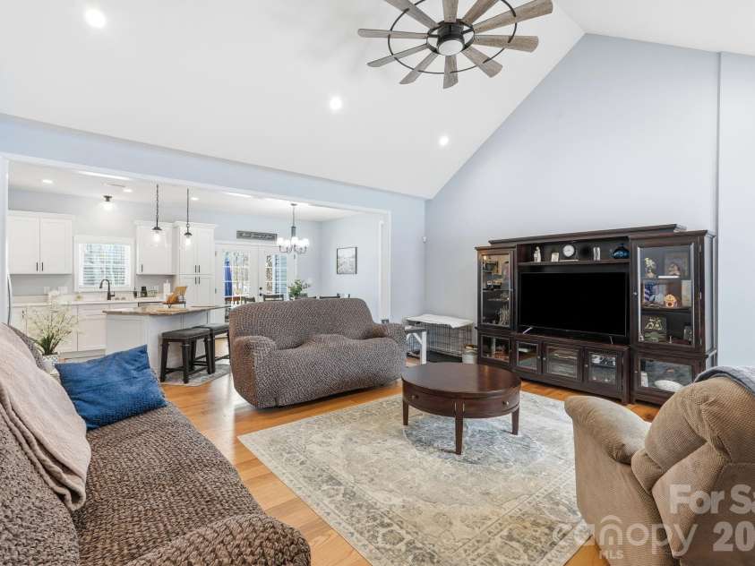 1196 Cape Hickory Road, Hickory, NC 28601.  MLS# CAR4343637, YatesRealty ID 4361. 