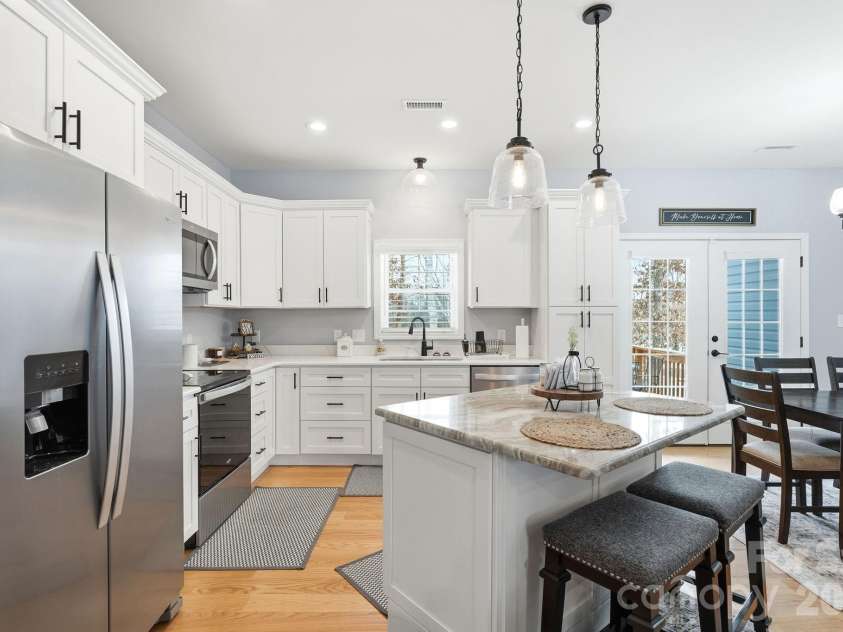 1196 Cape Hickory Road, Hickory, NC 28601.  MLS# CAR4343637, YatesRealty ID 4361. 