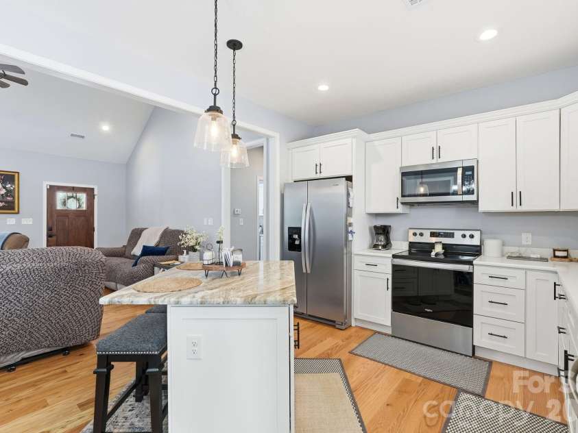 1196 Cape Hickory Road, Hickory, NC 28601.  MLS# CAR4343637, YatesRealty ID 4361. 