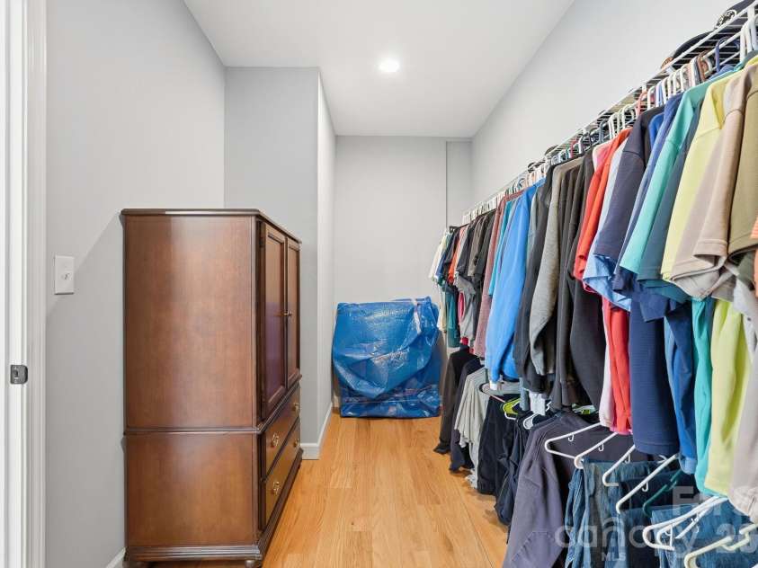 1196 Cape Hickory Road, Hickory, NC 28601.  MLS# CAR4343637, YatesRealty ID 4361. 