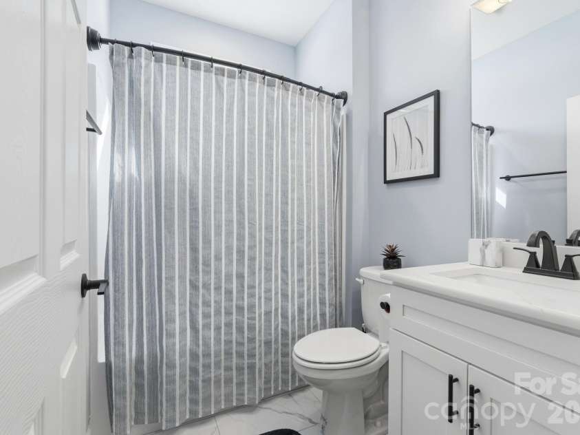 1196 Cape Hickory Road, Hickory, NC 28601.  MLS# CAR4343637, YatesRealty ID 4361. 