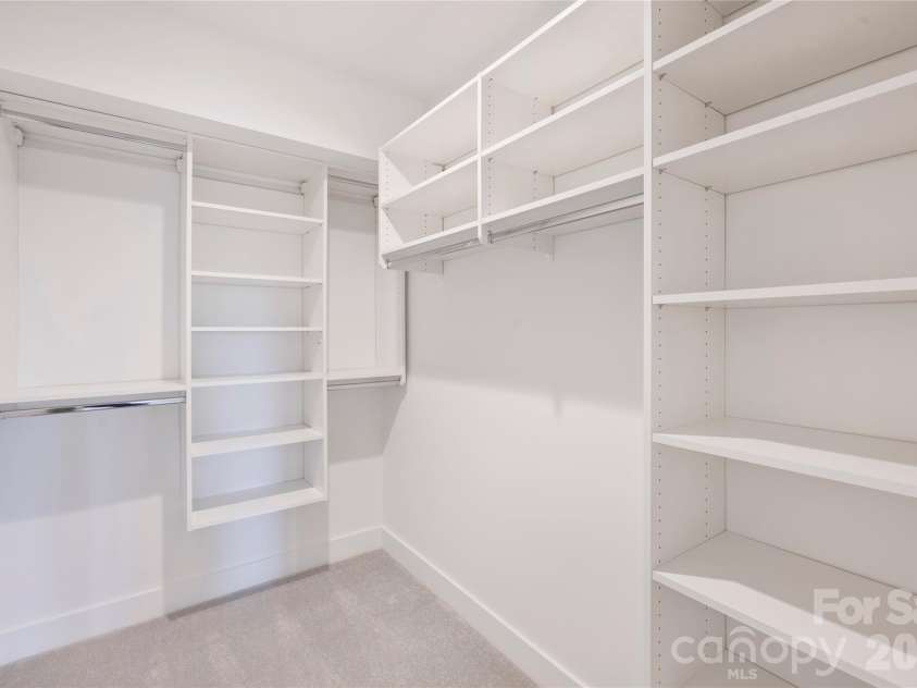 209 Coxe Avenue, Charlotte, NC 28208.  MLS# CAR4272004, YatesRealty ID 4361. 