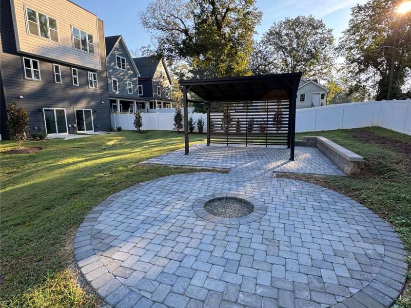 209 Coxe Avenue, Charlotte, NC 28208.  MLS# CAR4272004, YatesRealty ID 4361. 