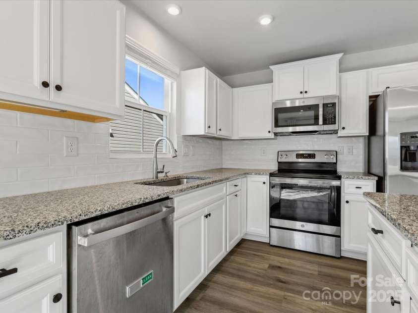 609 Grandiflora Avenue, Lancaster, SC 29720.  MLS# CAR4227848, YatesRealty ID 4361. 