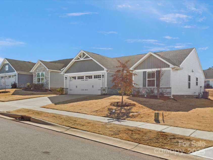 609 Grandiflora Avenue, Lancaster, SC 29720.  MLS# CAR4227848, YatesRealty ID 4361. 