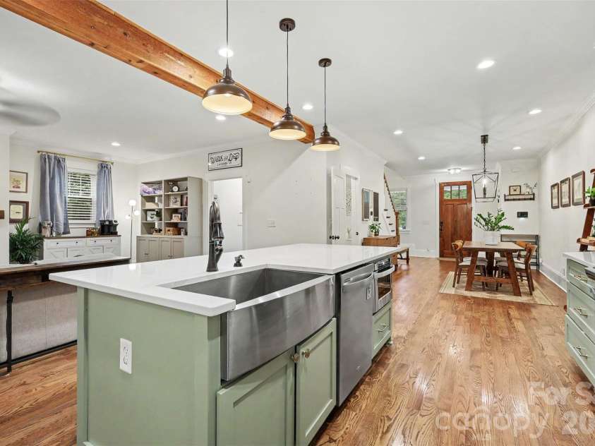 2409 Marlowe Avenue, Charlotte, NC 28208.  MLS# CAR4407568, YatesRealty ID 43611. 