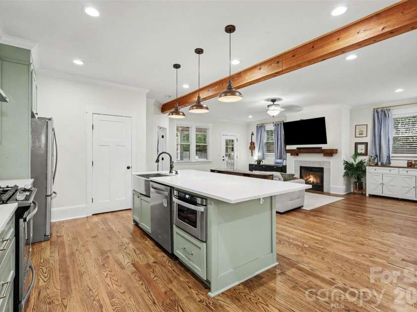 2409 Marlowe Avenue, Charlotte, NC 28208.  MLS# CAR4407568, YatesRealty ID 43611. 