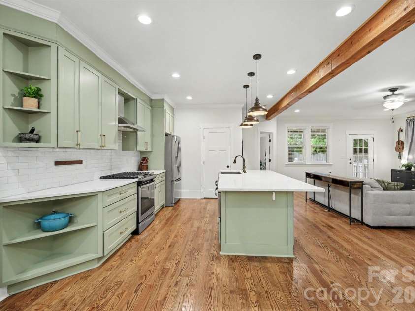 2409 Marlowe Avenue, Charlotte, NC 28208.  MLS# CAR4407568, YatesRealty ID 43611. 