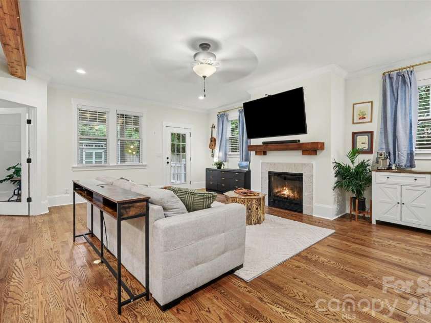 2409 Marlowe Avenue, Charlotte, NC 28208.  MLS# CAR4407568, YatesRealty ID 43611. 