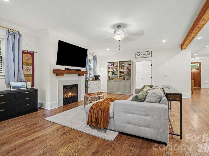 2409 Marlowe Avenue, Charlotte, NC 28208.  MLS# CAR4407568, YatesRealty ID 43611. 