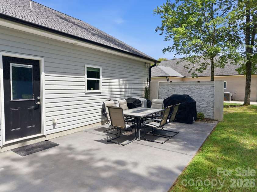 1234 Stonewyck Drive, Salisbury, NC 28146.  MLS# CAR4410528, YatesRealty ID 43612. 