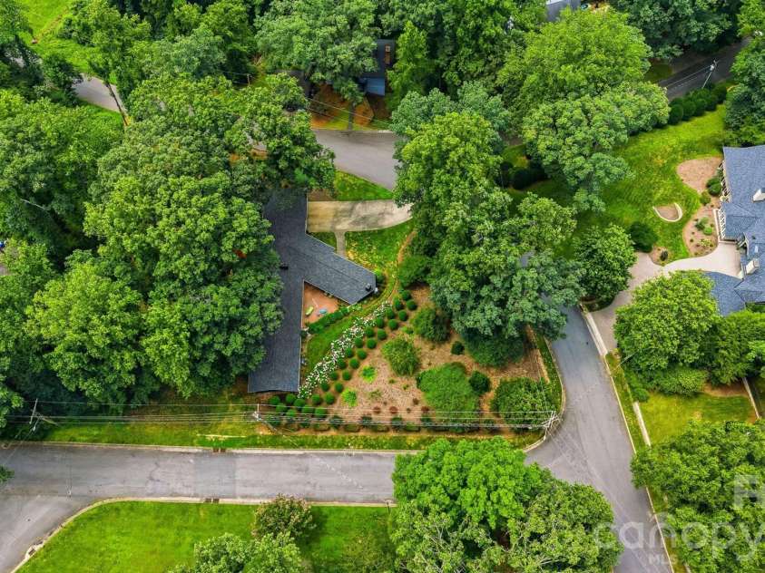 120 Woodland Drive, Morganton, NC 28655.  MLS# CAR4410426, YatesRealty ID 43613. 