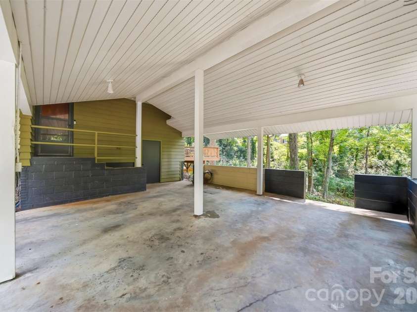120 Woodland Drive, Morganton, NC 28655.  MLS# CAR4410426, YatesRealty ID 43613. 