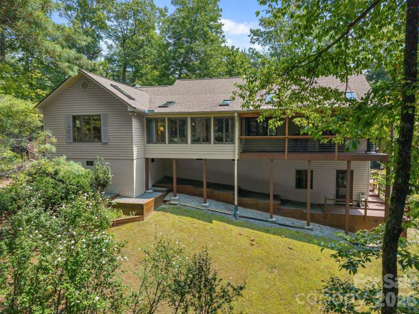 620 Thunder Road, Brevard, NC 28712.  MLS# CAR4408871, YatesRealty ID 43614. 