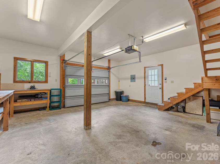 620 Thunder Road, Brevard, NC 28712.  MLS# CAR4408871, YatesRealty ID 43614. 