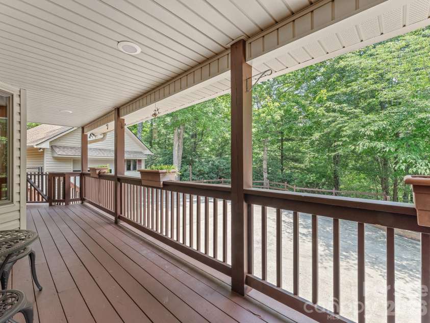 620 Thunder Road, Brevard, NC 28712.  MLS# CAR4408871, YatesRealty ID 43614. 