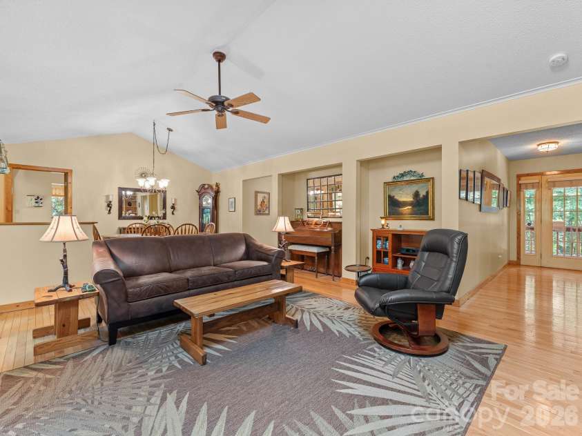 620 Thunder Road, Brevard, NC 28712.  MLS# CAR4408871, YatesRealty ID 43614. 