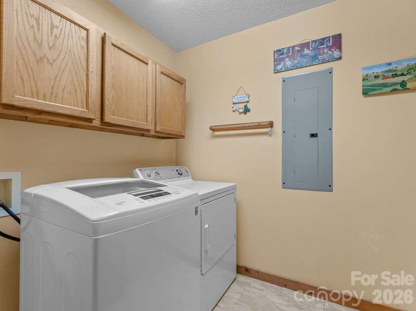 620 Thunder Road, Brevard, NC 28712.  MLS# CAR4408871, YatesRealty ID 43614. 