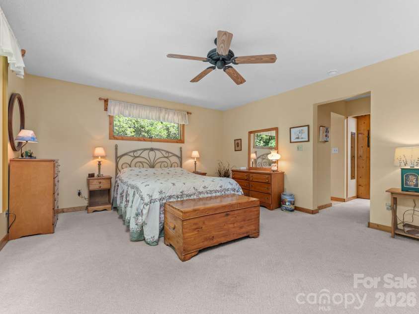 620 Thunder Road, Brevard, NC 28712.  MLS# CAR4408871, YatesRealty ID 43614. 