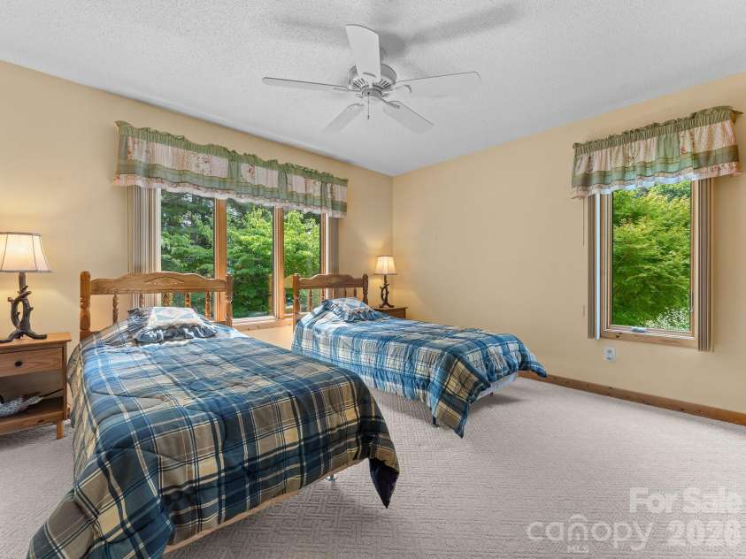 620 Thunder Road, Brevard, NC 28712.  MLS# CAR4408871, YatesRealty ID 43614. 
