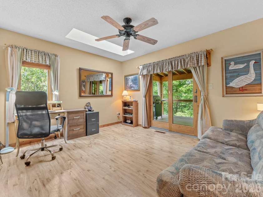 620 Thunder Road, Brevard, NC 28712.  MLS# CAR4408871, YatesRealty ID 43614. 