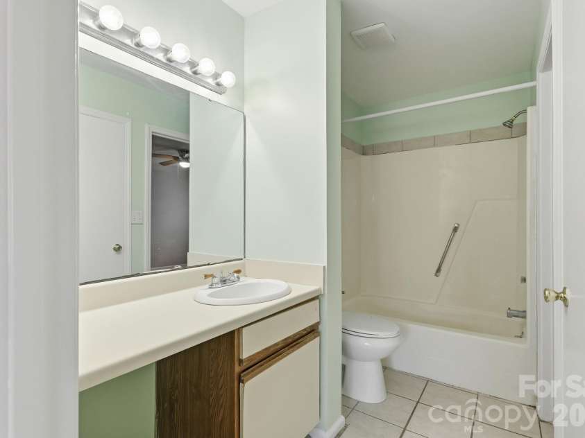 1456 Flintwood Drive, Rock Hill, SC 29732.  MLS# CAR4408349, YatesRealty ID 43617. Full bath