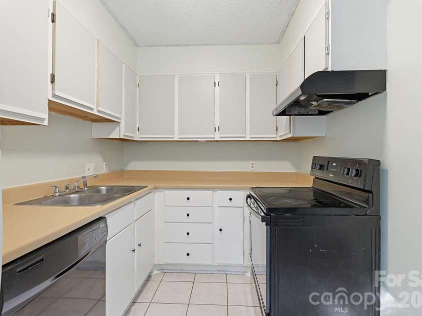 1456 Flintwood Drive, Rock Hill, SC 29732.  MLS# CAR4408349, YatesRealty ID 43617. Kitchen - 2nd angle