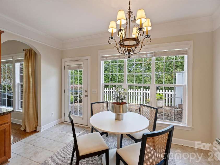 8033 Oratorio Place, Charlotte, NC 28270.  MLS# CAR4408355, YatesRealty ID 43619. Contemplate your day