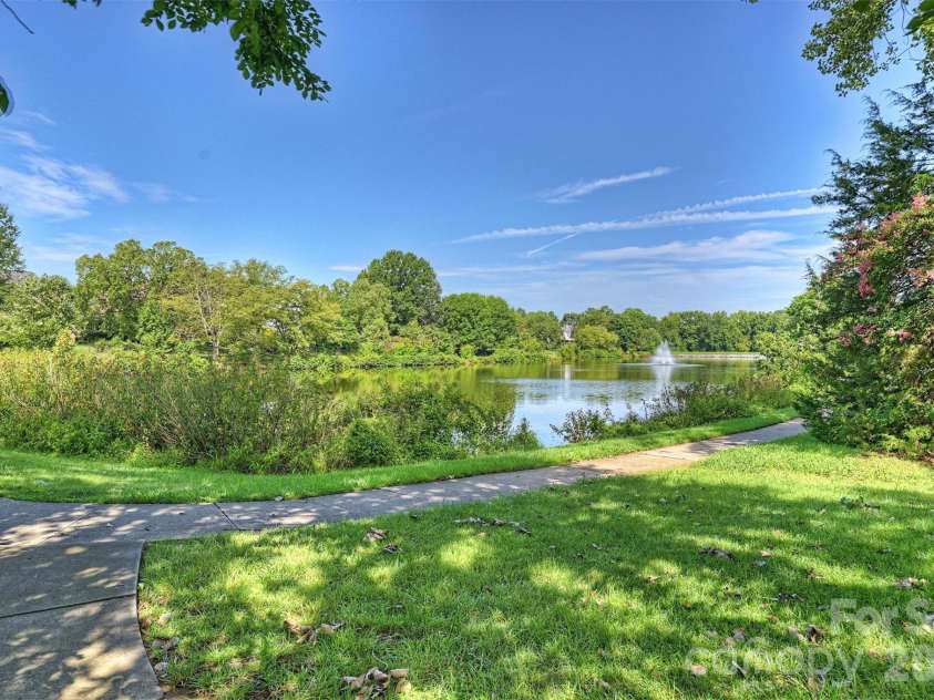 8033 Oratorio Place, Charlotte, NC 28270.  MLS# CAR4408355, YatesRealty ID 43619. Perfection