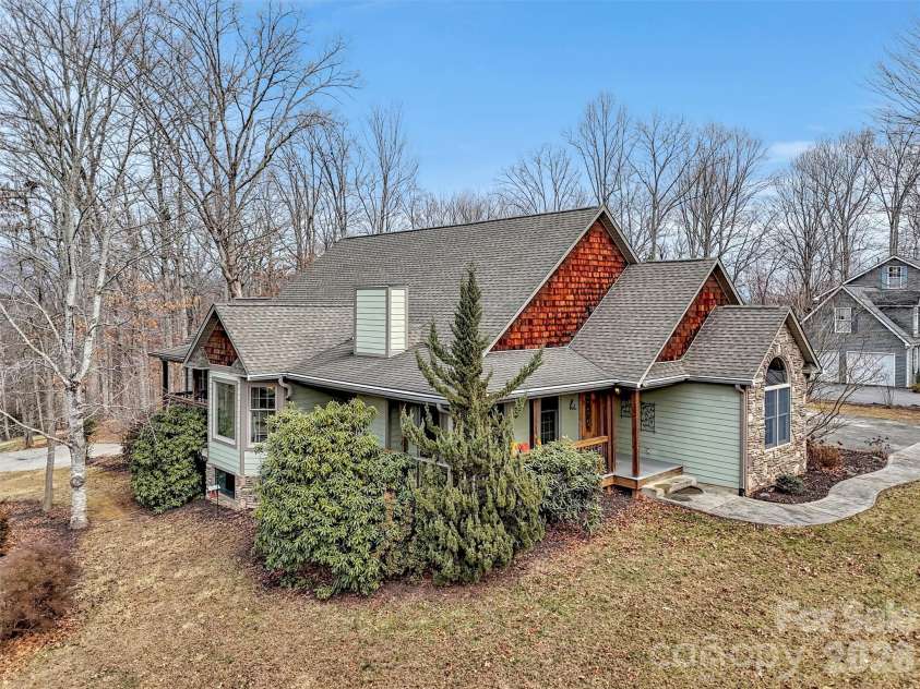 303 Forest Place, Candler, NC 28715.  MLS# CAR4342889, YatesRealty ID 4362. 