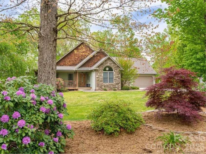 303 Forest Place, Candler, NC 28715.  MLS# CAR4342889, YatesRealty ID 4362. 