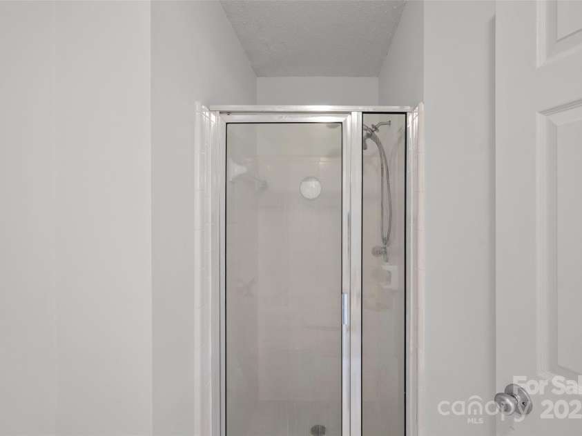 7332 Lakefront Drive, Charlotte, NC 28278.  MLS# CAR4237095, YatesRealty ID 4362. 