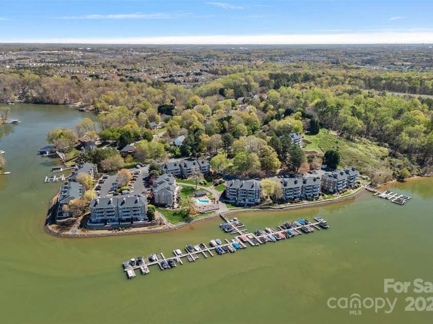 7332 Lakefront Drive, Charlotte, NC 28278.  MLS# CAR4237095, YatesRealty ID 4362. 