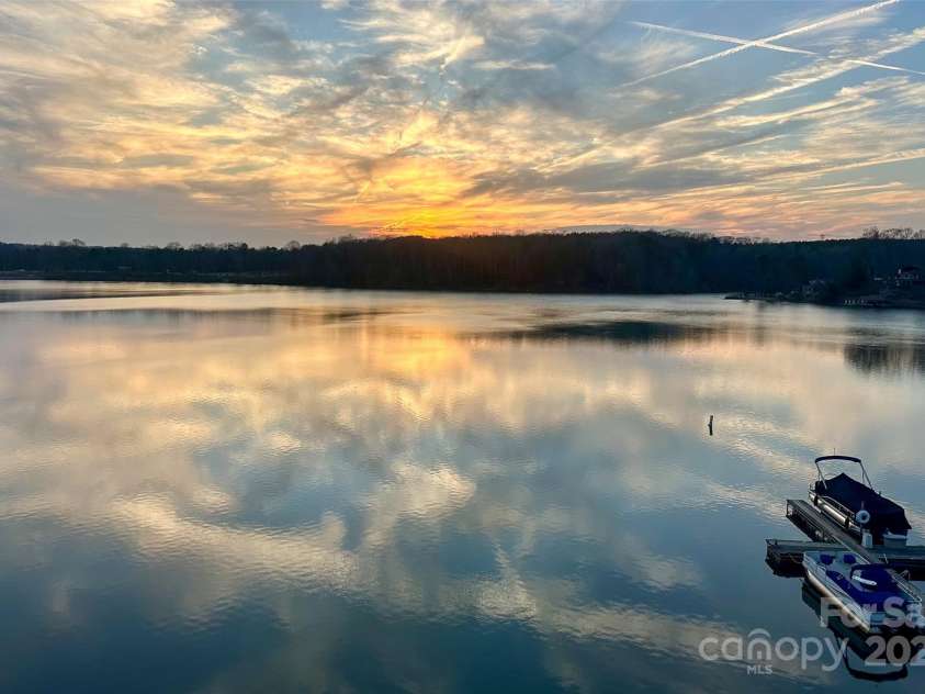 7332 Lakefront Drive, Charlotte, NC 28278.  MLS# CAR4237095, YatesRealty ID 4362. 