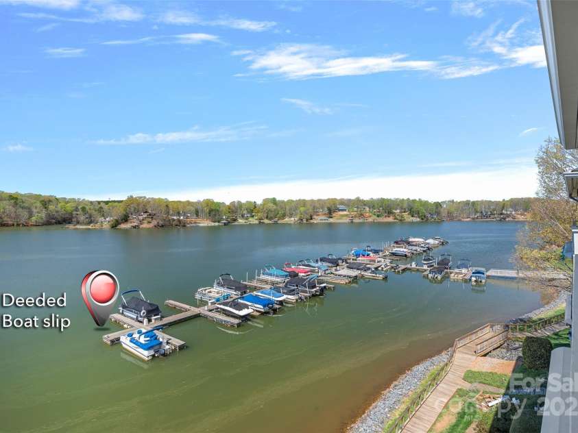 7332 Lakefront Drive, Charlotte, NC 28278.  MLS# CAR4237095, YatesRealty ID 4362. 