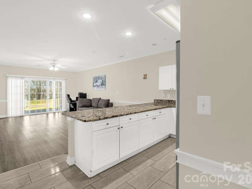 9047 Meadow Vista Road, Charlotte, NC 28213.  MLS# CAR4333264, YatesRealty ID 4362. 