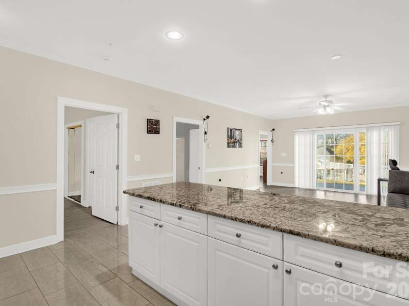 9047 Meadow Vista Road, Charlotte, NC 28213.  MLS# CAR4333264, YatesRealty ID 4362. 