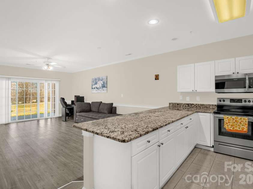 9047 Meadow Vista Road, Charlotte, NC 28213.  MLS# CAR4333264, YatesRealty ID 4362. 