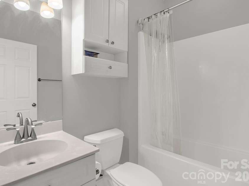 9047 Meadow Vista Road, Charlotte, NC 28213.  MLS# CAR4333264, YatesRealty ID 4362. 