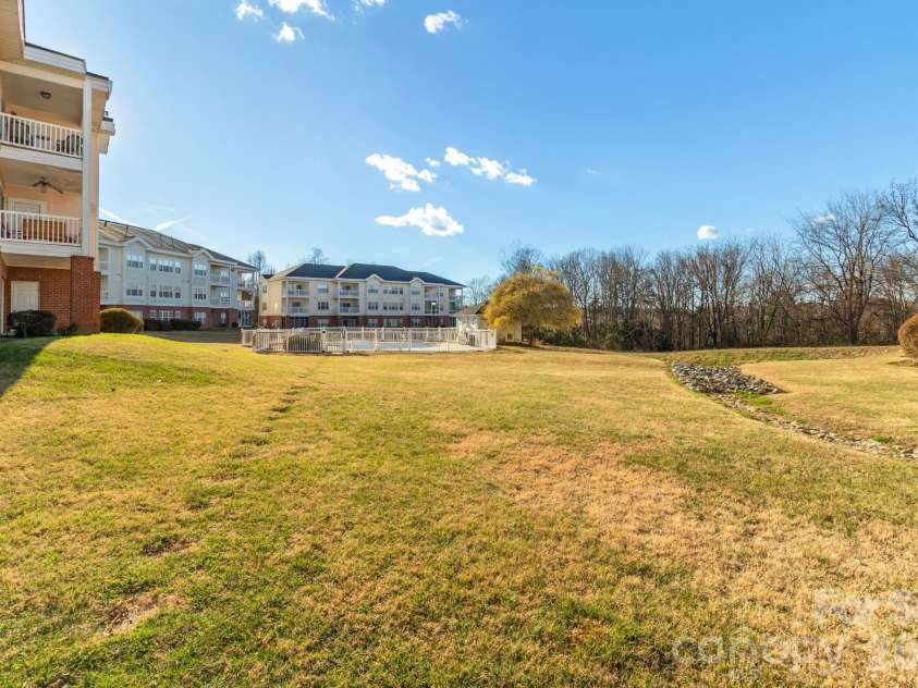 9047 Meadow Vista Road, Charlotte, NC 28213.  MLS# CAR4333264, YatesRealty ID 4362. 