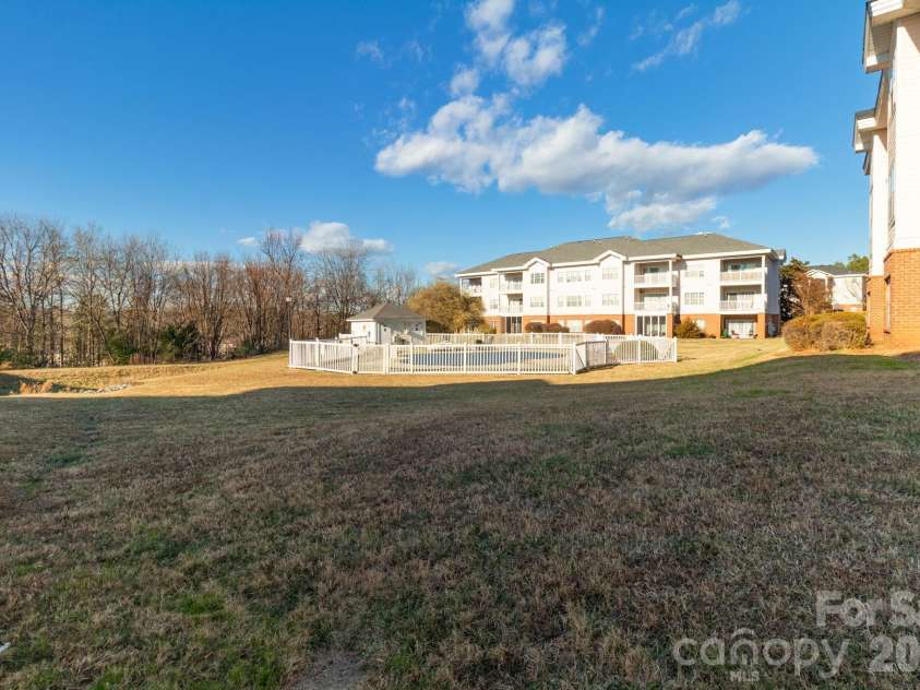 9047 Meadow Vista Road, Charlotte, NC 28213.  MLS# CAR4333264, YatesRealty ID 4362. 
