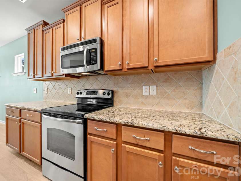 1601 Deer Meadows Drive, Waxhaw, NC 28173.  MLS# CAR4369779, YatesRealty ID 43620. 