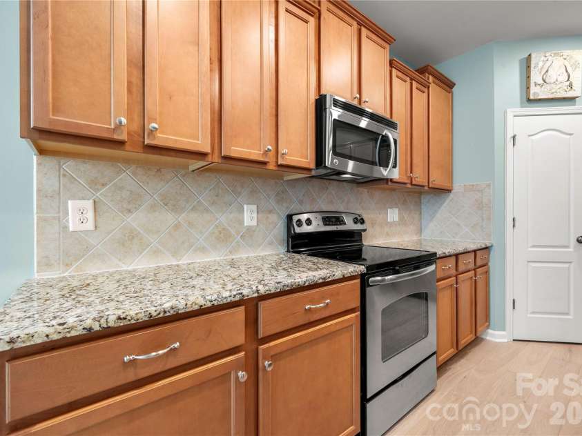 1601 Deer Meadows Drive, Waxhaw, NC 28173.  MLS# CAR4369779, YatesRealty ID 43620. 