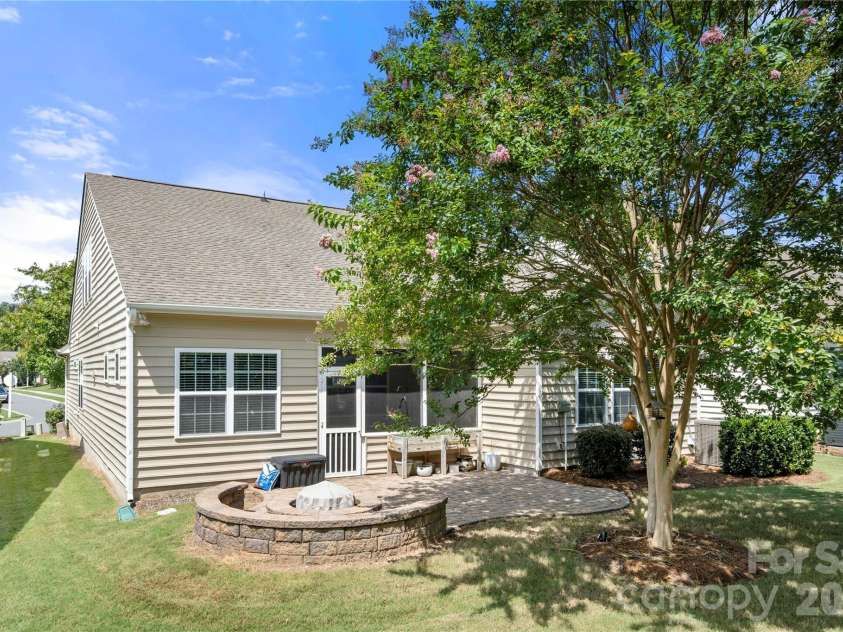1601 Deer Meadows Drive, Waxhaw, NC 28173.  MLS# CAR4369779, YatesRealty ID 43620. 