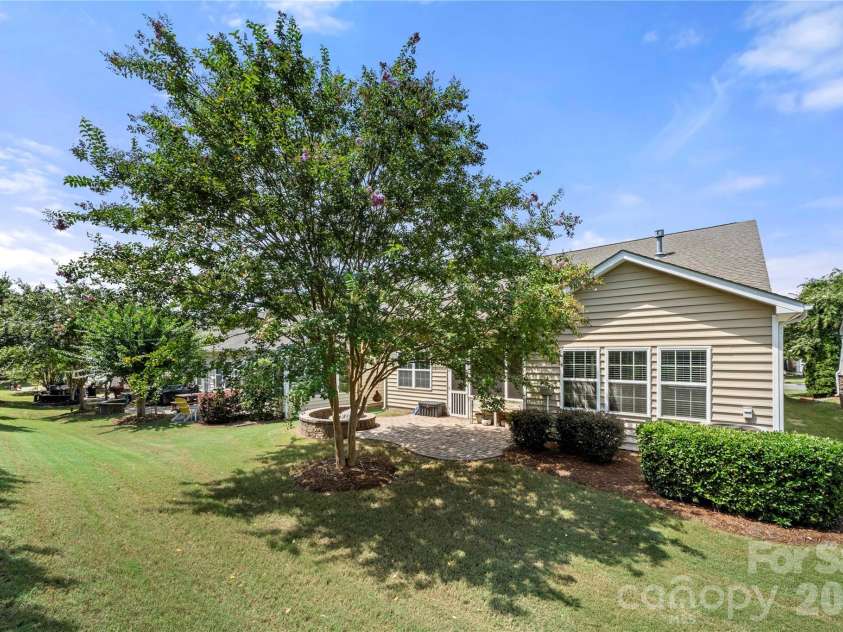 1601 Deer Meadows Drive, Waxhaw, NC 28173.  MLS# CAR4369779, YatesRealty ID 43620. 